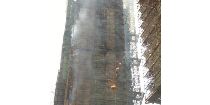 �Ƕ�һ�����ڽ�¥����������