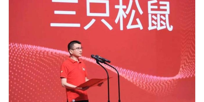 һ����������������ң����еǶ������׸���ʷ����ţĦ��ʦ������