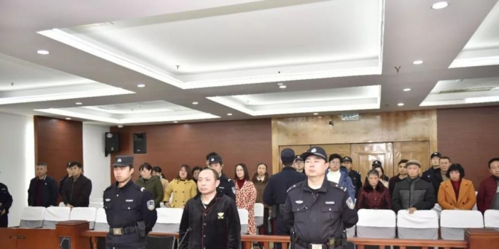 ��ְʱ�ܻ� 400 ���򣬴�ȥ��ְ�������ϰ��򣬰���һԭ��ί��ǻ��� 13 �� ...