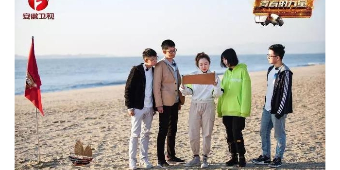 �������ӡ��ഺ������������ѧ�Լ���ţ����ݿ��ȡ������ը��